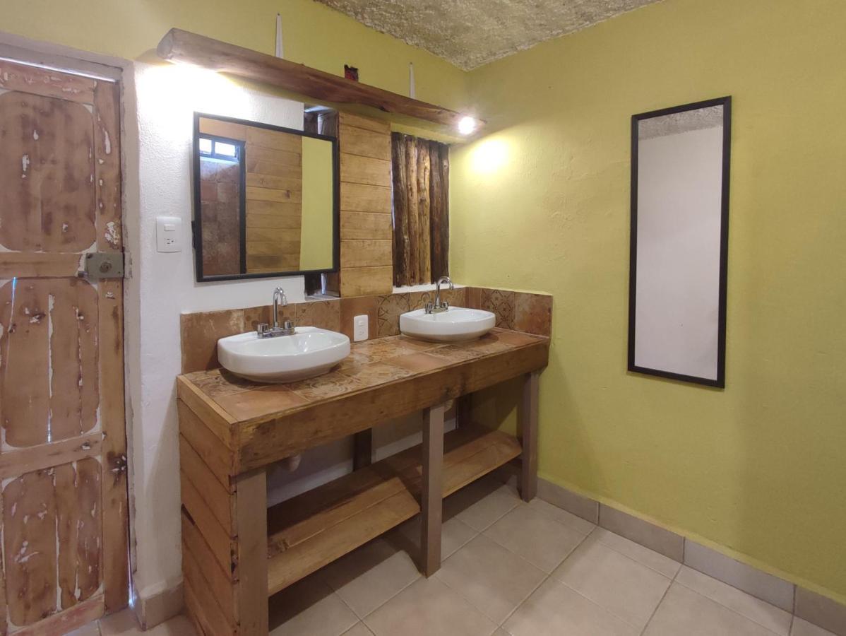 Hostal Ikal Сан-Кристобаль-де-Ла-Касас Экстерьер фото