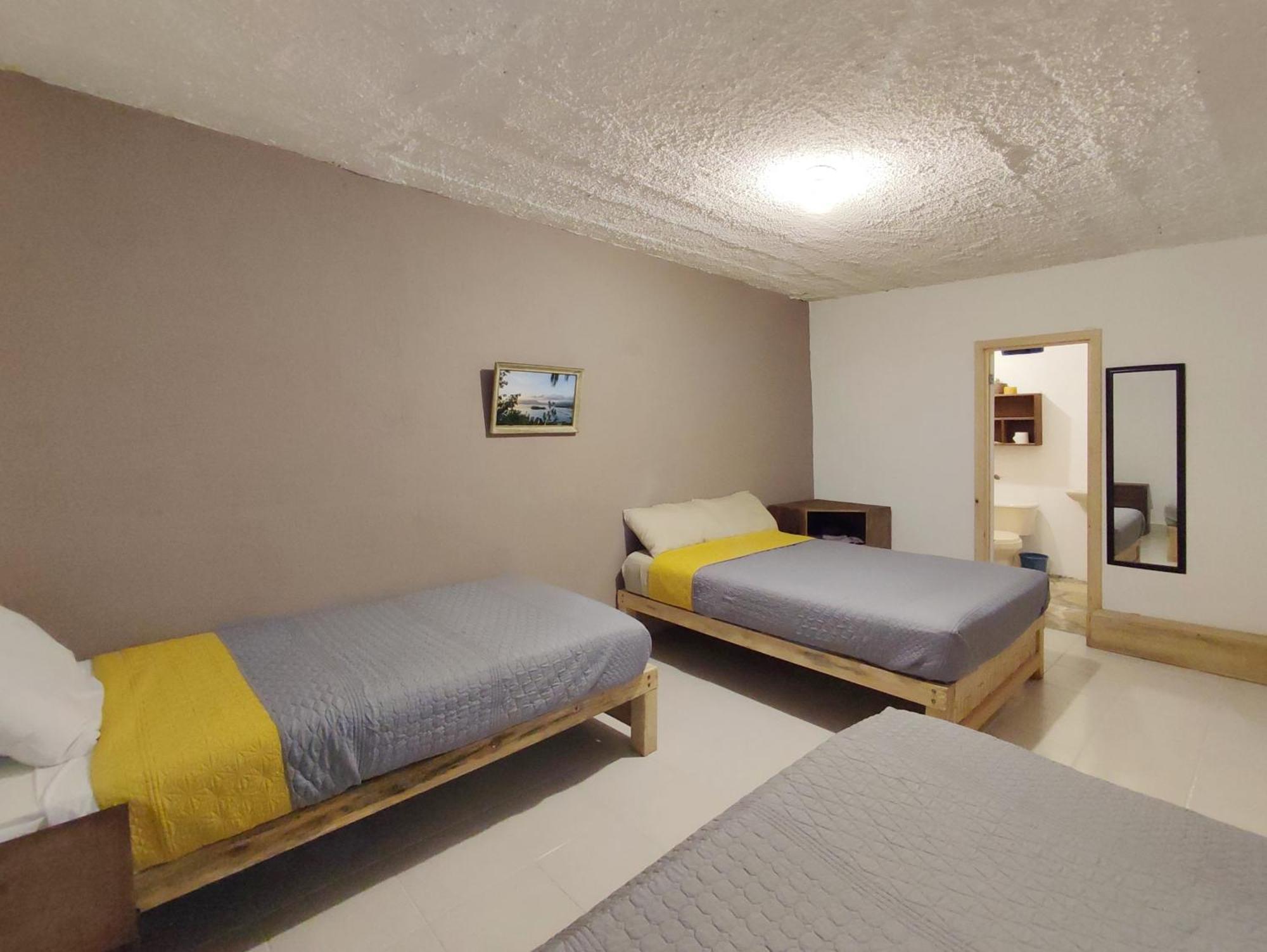 Hostal Ikal Сан-Кристобаль-де-Ла-Касас Номер фото